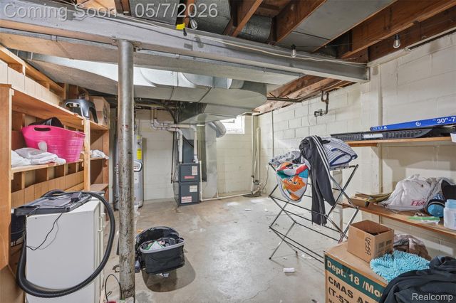 6595 Winona Avenue, Allen Park, MI 48101