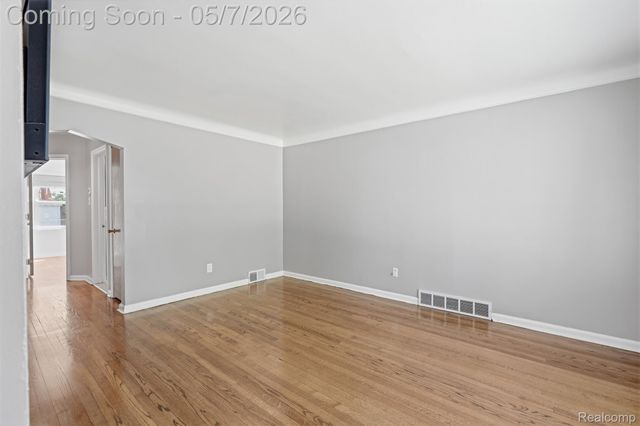 6595 Winona Avenue, Allen Park, MI 48101