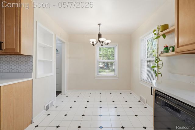 6595 Winona Avenue, Allen Park, MI 48101