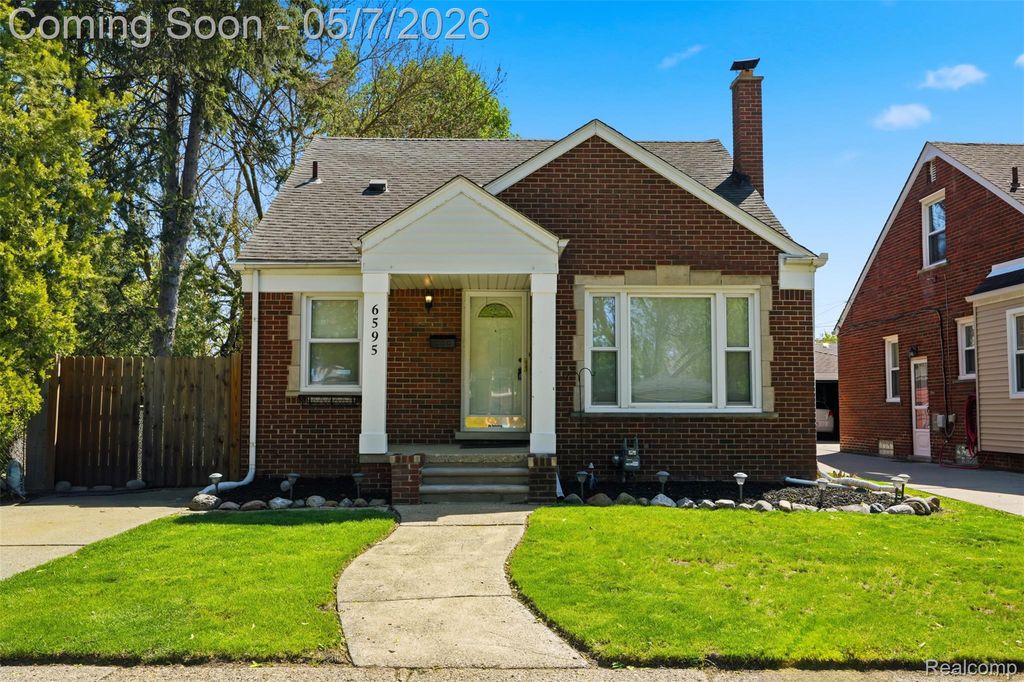 6595 Winona Avenue, Allen Park, MI 48101