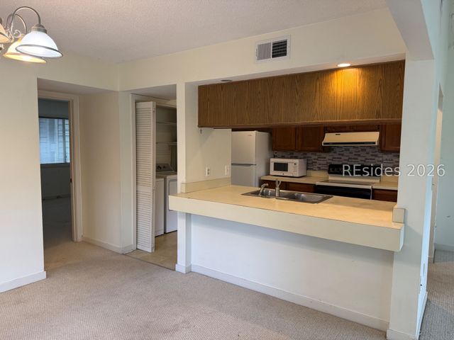 59 Carnoustie Rd Apt 239, Hilton Head Island, SC 29928