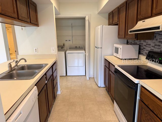 59 Carnoustie Rd Apt 239, Hilton Head Island, SC 29928