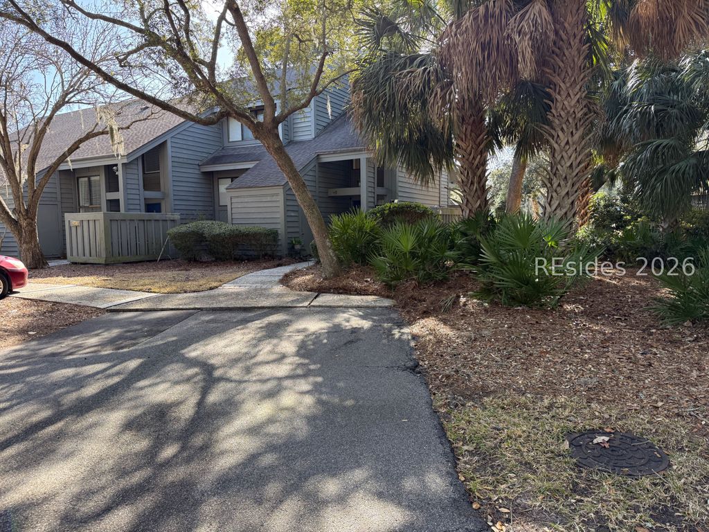 59 Carnoustie Rd Apt 239, Hilton Head Island, SC 29928