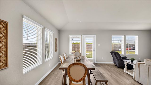 10520 Deussen Lane, Texas City, TX 77591