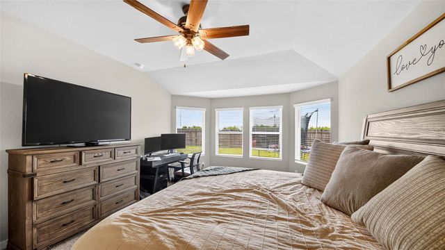 10520 Deussen Lane, Texas City, TX 77591