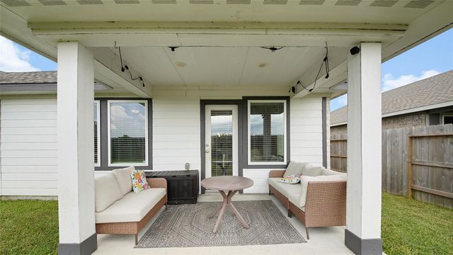 10520 Deussen Lane, Texas City, TX 77591