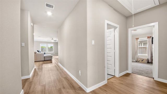 10520 Deussen Lane, Texas City, TX 77591