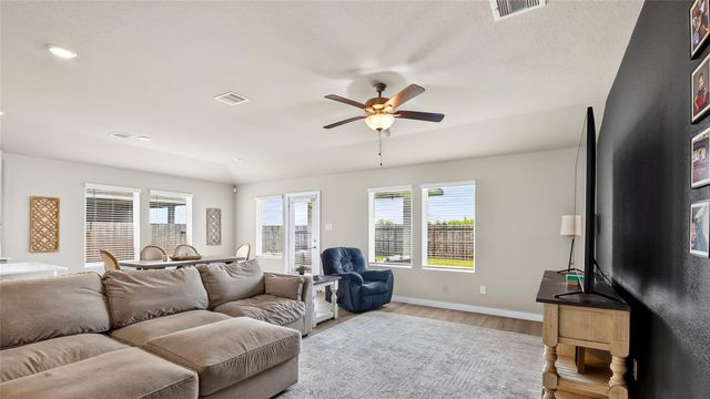 10520 Deussen Lane, Texas City, TX 77591