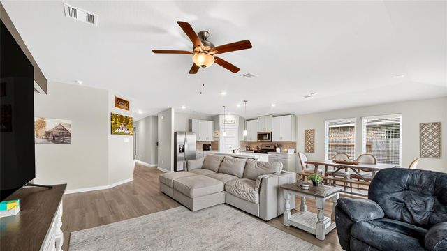 10520 Deussen Lane, Texas City, TX 77591