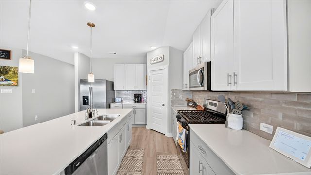 10520 Deussen Lane, Texas City, TX 77591