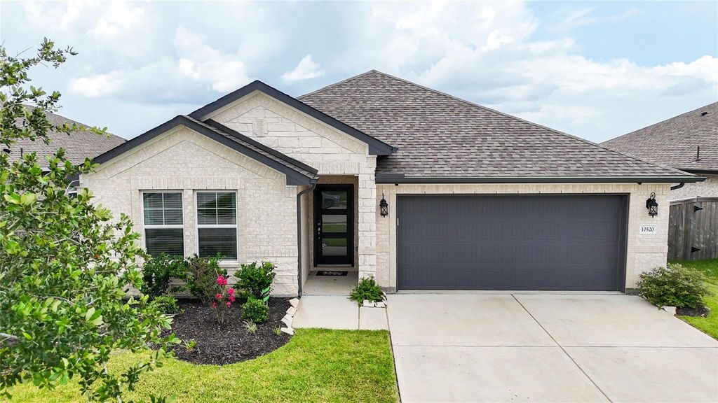 10520 Deussen Lane, Texas City, TX 77591