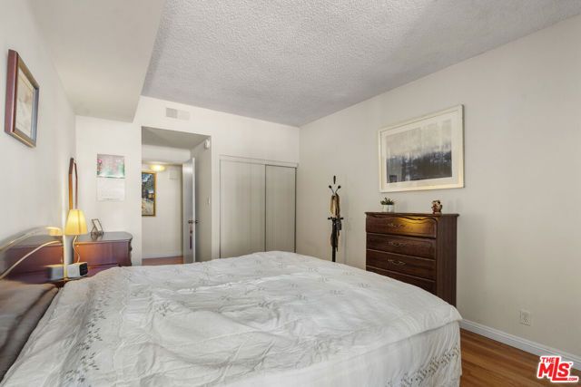 729 S Hobart Boulevard 40, Los Angeles, CA 90005