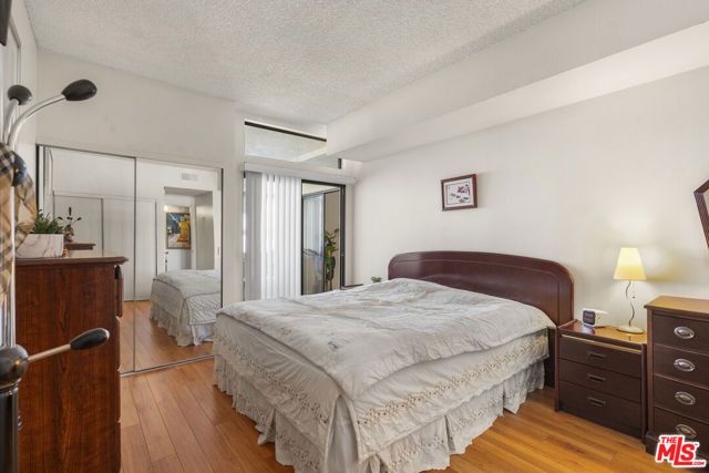 729 S Hobart Boulevard 40, Los Angeles, CA 90005