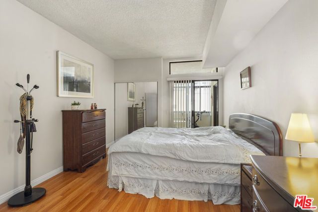 729 S Hobart Boulevard 40, Los Angeles, CA 90005