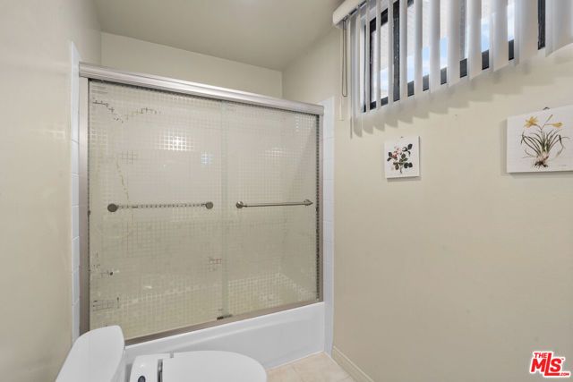 729 S Hobart Boulevard 40, Los Angeles, CA 90005