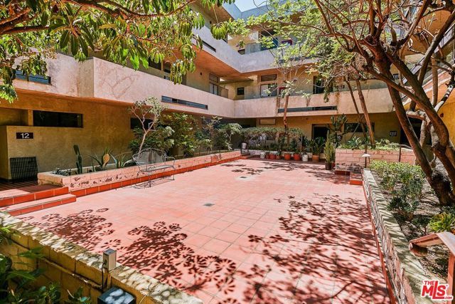 729 S Hobart Boulevard 40, Los Angeles, CA 90005