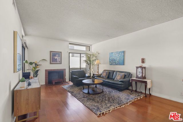 729 S Hobart Boulevard 40, Los Angeles, CA 90005