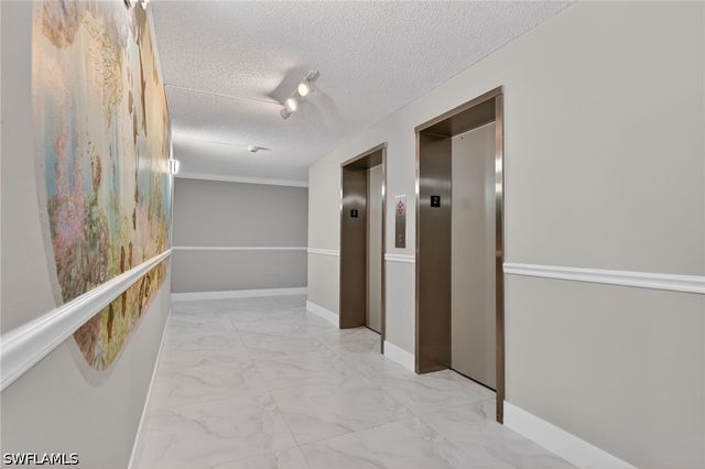 5 Bluebill AVE 209, Naples, FL 34108