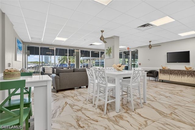 5 Bluebill AVE 209, Naples, FL 34108