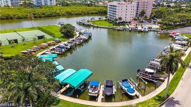 5 Bluebill AVE 209, Naples, FL 34108