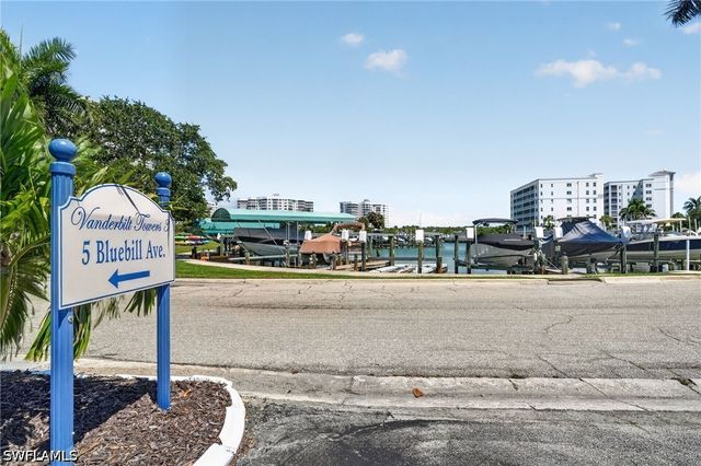 5 Bluebill AVE 209, Naples, FL 34108