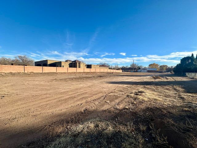 3227 Duranes Road NW, Albuquerque, NM 87104