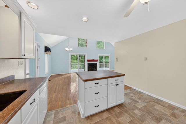 107 Creeden DR, Moneta, VA 24121