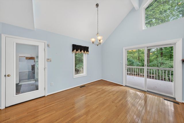 107 Creeden DR, Moneta, VA 24121
