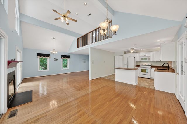 107 Creeden DR, Moneta, VA 24121