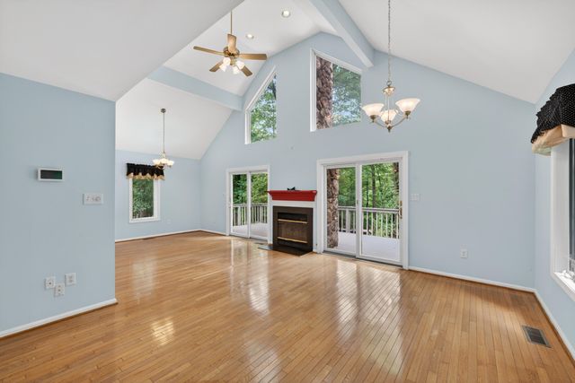107 Creeden DR, Moneta, VA 24121