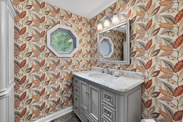 107 Creeden DR, Moneta, VA 24121