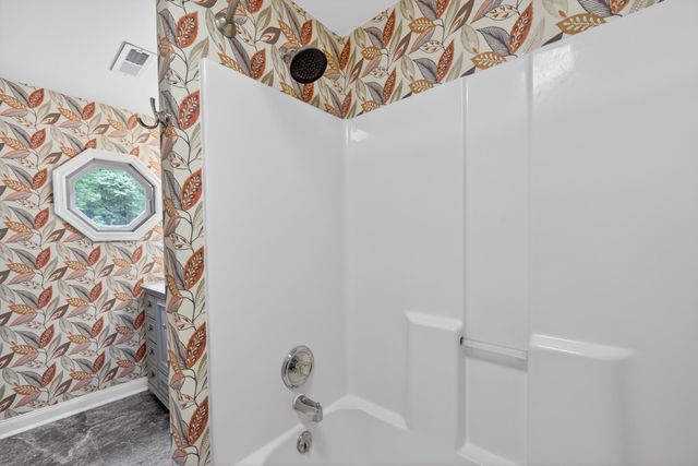 107 Creeden DR, Moneta, VA 24121