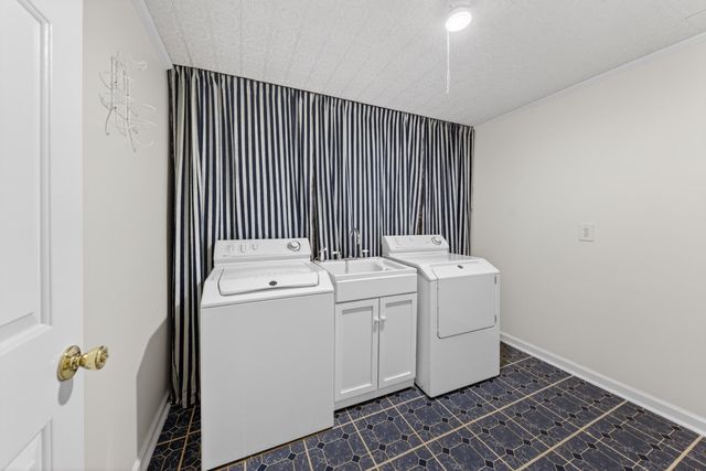 107 Creeden DR, Moneta, VA 24121