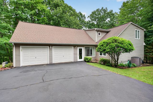 107 Creeden DR, Moneta, VA 24121
