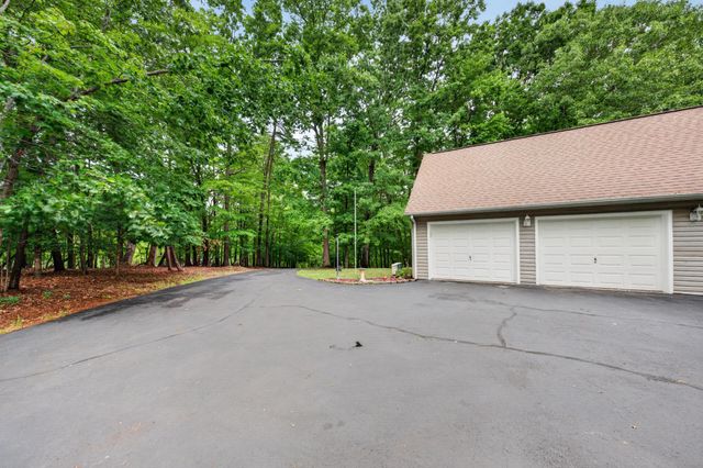 107 Creeden DR, Moneta, VA 24121