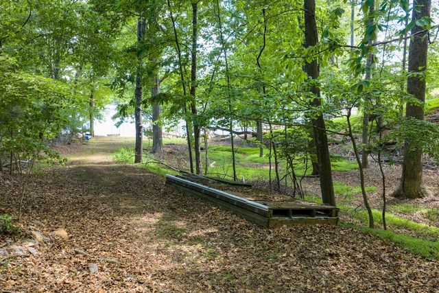 107 Creeden DR, Moneta, VA 24121