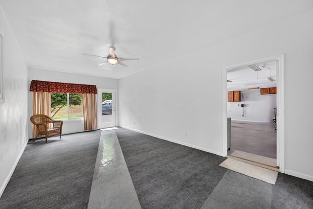 107 Creeden DR, Moneta, VA 24121