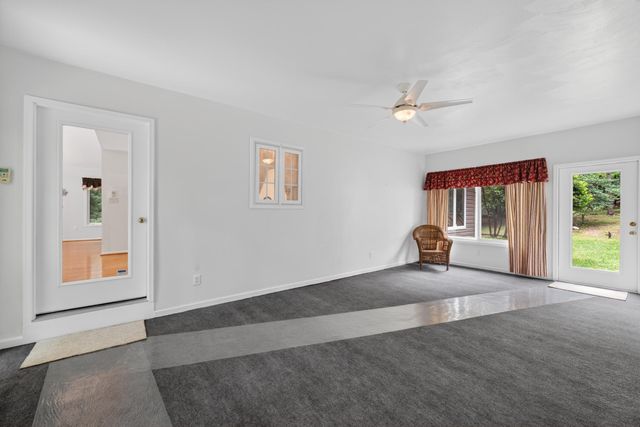 107 Creeden DR, Moneta, VA 24121