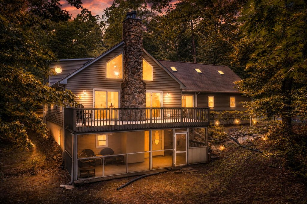 107 Creeden DR, Moneta, VA 24121