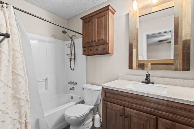 402 Admiral Drive, Gun Barrel City, TX 75156