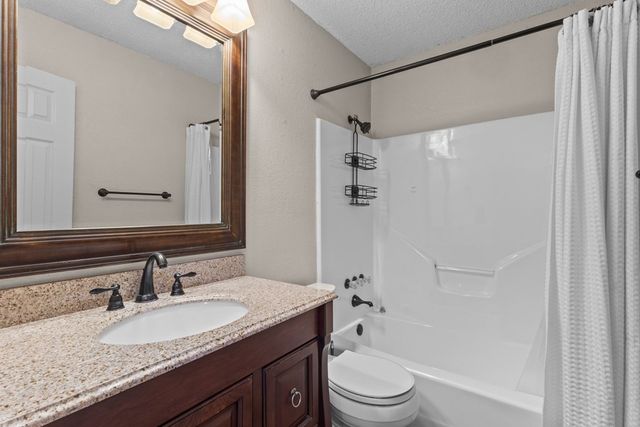 402 Admiral Drive, Gun Barrel City, TX 75156