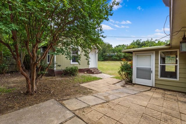 402 Admiral Drive, Gun Barrel City, TX 75156
