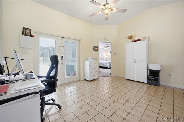 6175 S Canna Lily Avenue, Homosassa, FL 34446