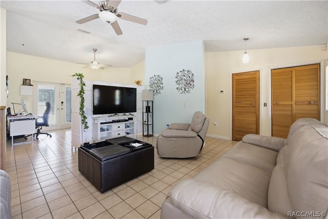 6175 S Canna Lily Avenue, Homosassa, FL 34446