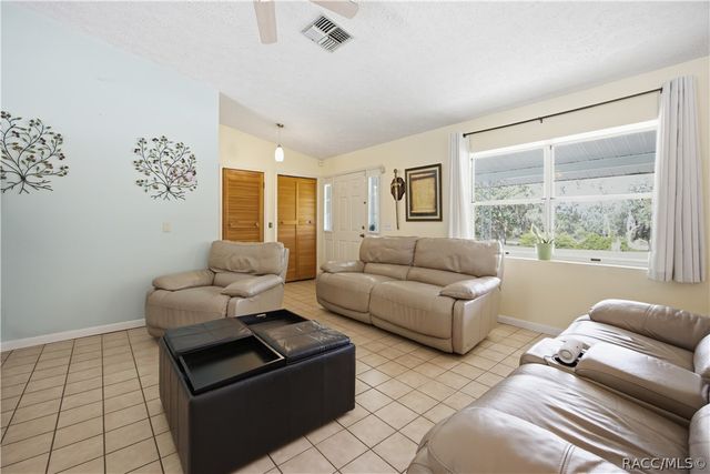 6175 S Canna Lily Avenue, Homosassa, FL 34446
