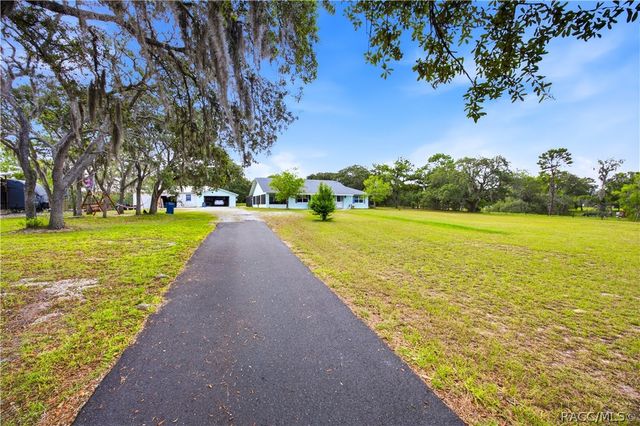 6175 S Canna Lily Avenue, Homosassa, FL 34446