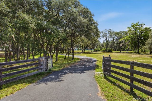 6175 S Canna Lily Avenue, Homosassa, FL 34446