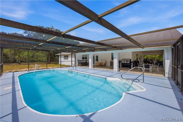 6175 S Canna Lily Avenue, Homosassa, FL 34446