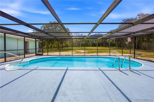 6175 S Canna Lily Avenue, Homosassa, FL 34446