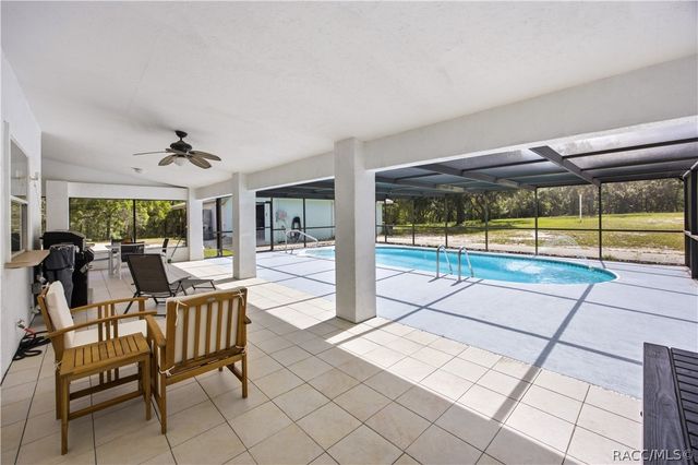 6175 S Canna Lily Avenue, Homosassa, FL 34446